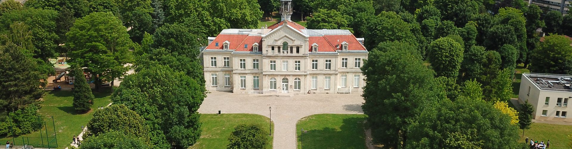 Château de Ladoucette à Drancy
